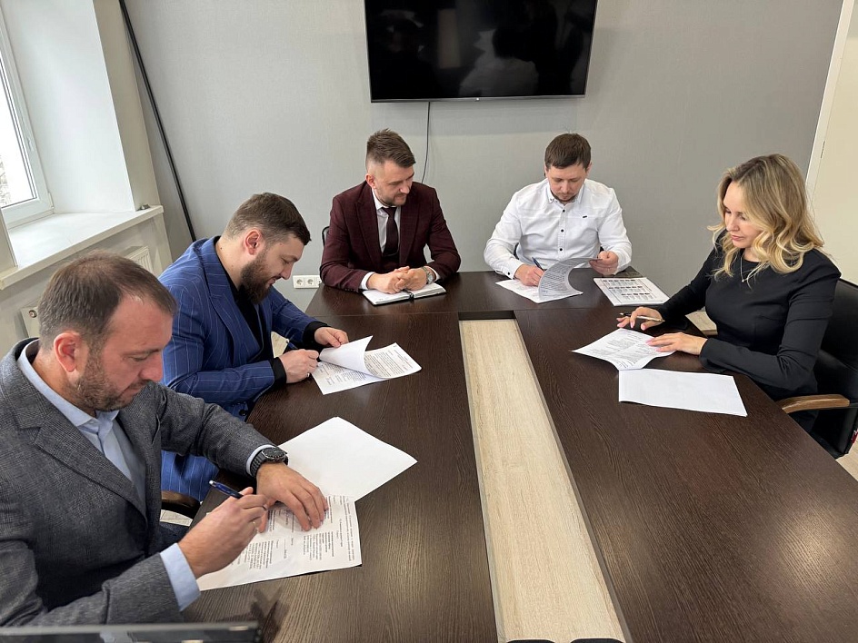 ООО «ЦРС», ГК SMART ENGINEERS,  АНО «ЦКРТ» и Госстройнадзор Новгородской области подписали соглашение о пилотировании сервиса ДАКОН в рамках реализации проекта строительства лабораторного корпуса полупроводникового материаловедения в Великом Новгороде